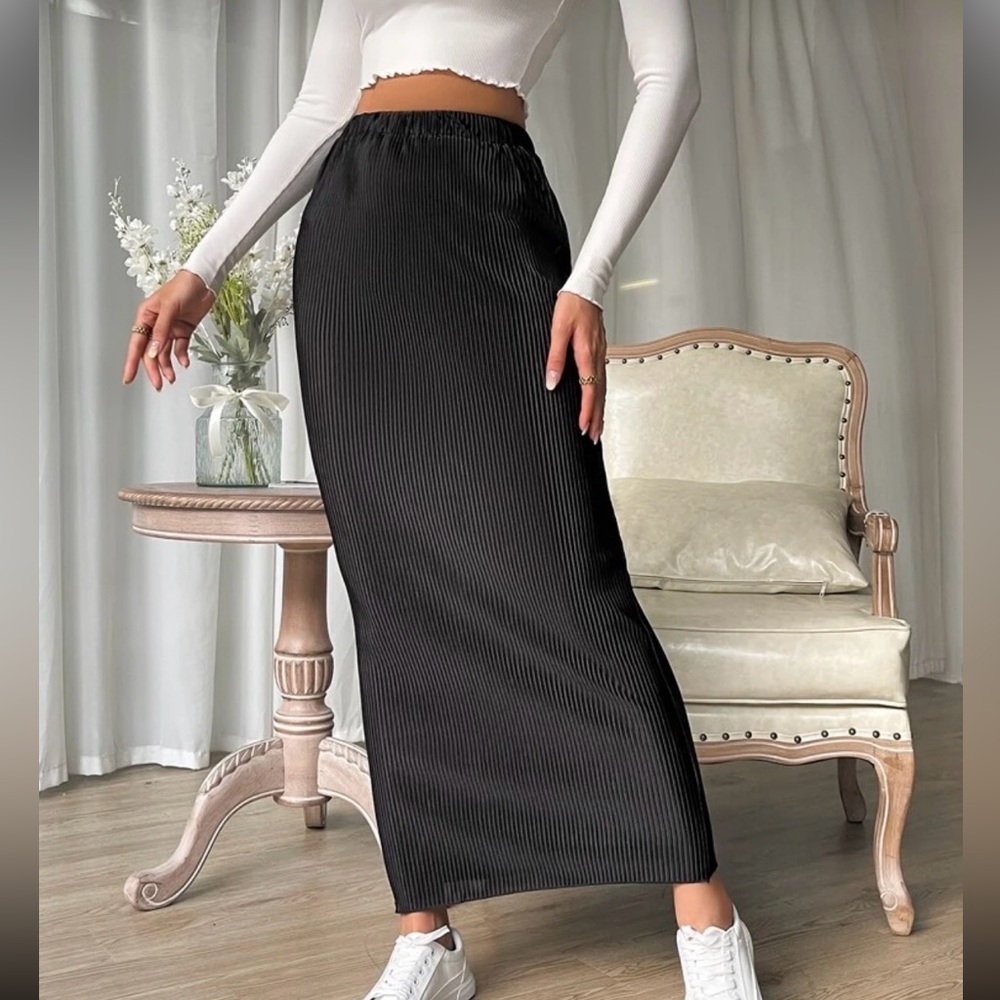 Fitted Skirt
